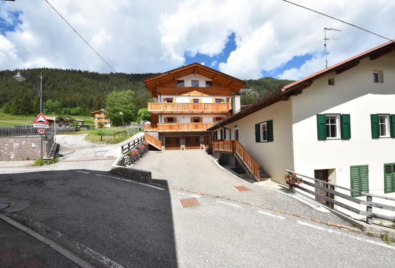 Casa Dorich Apartman Pozza di Fassa Kültér fotó